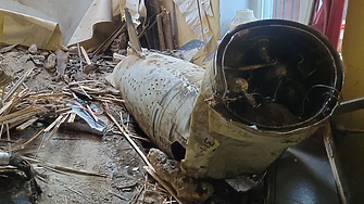 Анна Гин е журналистка и писателка живее в украинския град Харкив Тя