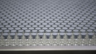 Европейската комисия одобри трета подобрена ваксина срещу COVID 19 съобщиха от