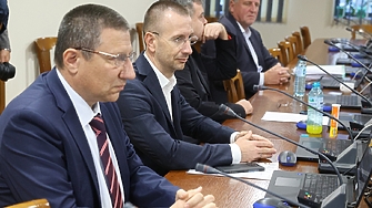 Като се почне от това къде ще е бюротона новия адхок