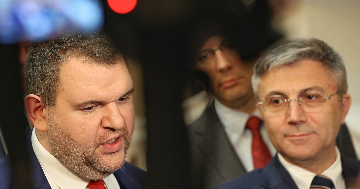 Мустафа Карадайъ подаде оставка като председател на ДПС. Това твърдят