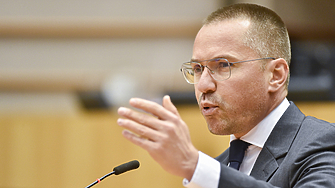 Българският евродепутат консерватор Ангел Джамбазки от ВМРО нападна колегите си