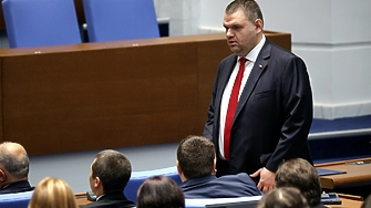 Неофициалният лидер на ДПС Делян Пеевски се изправи срещу науката