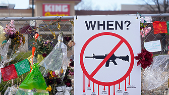 Две обаждания на тел 911 в неделя следобед В Далас Тексас 21 годишен мъж