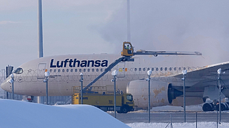 Зимното време причинява огромни проблеми и произшествия по пътищата железниците