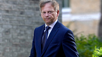 Британският министър на отбраната Грант Шапс заяви че страната му