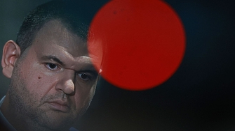 От третия опит санкционираният по Магнитски депутат Делян Пеевски