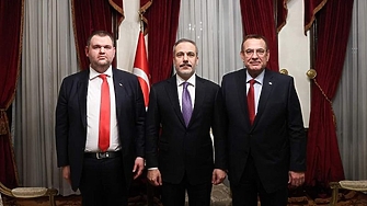 Министърът на външните работи на Турция Хакан Фидан проведе среща
