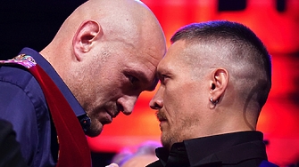 Боксовият мач за всички титли в тежка категория между Олександър Усик