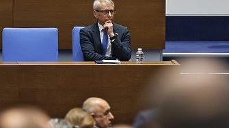 На 5 март не на 6 и както бе по план