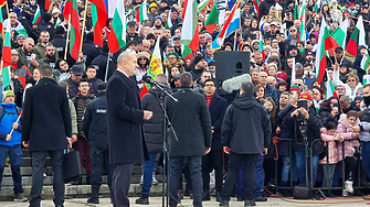 Президентът Румен Радев бе бурно аплодиран на Шипка От хора