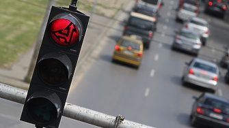 Законово връщат броячките на светофарите - колко остава до "зелено" или "червено"