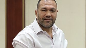 Двубоят за регулярната второстепенна световна титла в тежка категория на