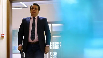 Финансовият министър в оставка Асен Василев отговори в социалната мрежа