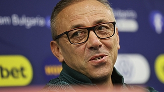 Илиан Илиев обяви група от 26 футболисти за мачовете на