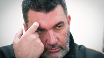 Президентът на Украйна Володимир Зеленски подписа днес указ за уволнението