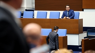 Народното събрание възложи на министъра на енергетиката да не разпределя