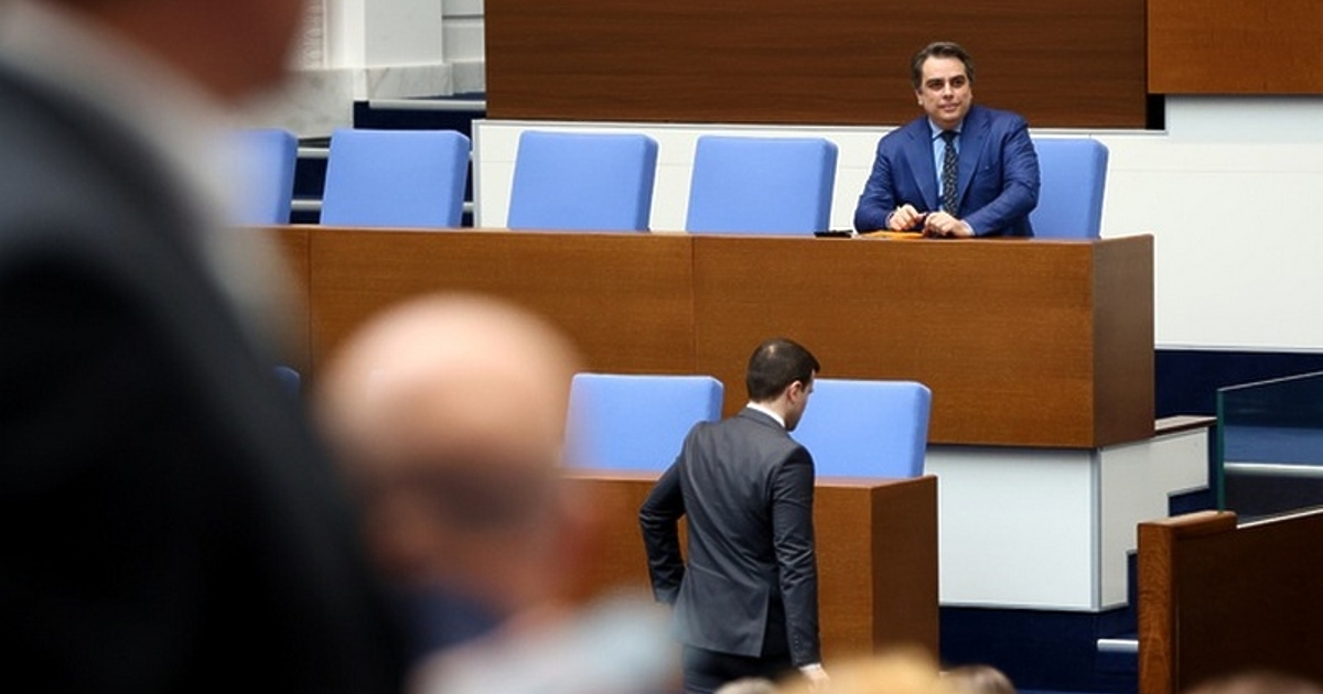 Народното събрание възложи на министъра на енергетиката да не разпределя