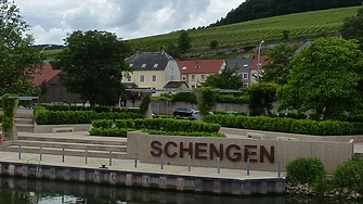 България и Румъния влиза утре в Шенгенското пространство за свободно