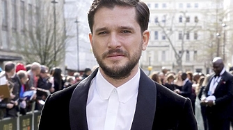 Кит Харингтън който изпълнява ролята на Джон Сноу в поредицата