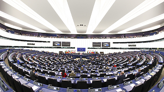 Двама български евродепутати социалисти подкрепиха днес две резолюции на Европейския