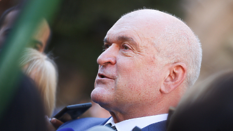 Аз съм взел своето решение не виждам кой би ме