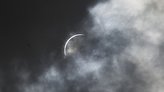 Милиони хора наблюдаваха пълното слънчево затъмнение над Северна Америка