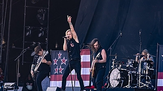 В свое интервю за подкаста The Hook Rocks китаристът на Skid