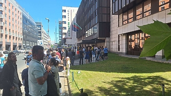 Изненадващо висока активност на изборите за български парламент има сред