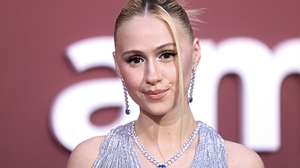 Американската фондация за изследвания във връзка със СПИН AmfAR събра