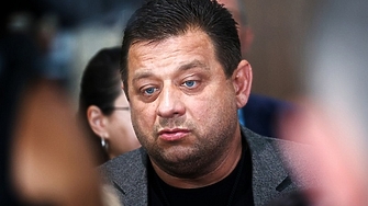 Призоваваме г н Николай Марков да освободи поста на председател на