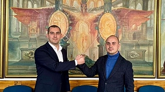 Разцеплението на доганисти и пеевисти в ДПС е обхванало и