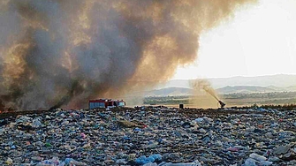 Въздухът е чист падат мерките заради пожара в депото край