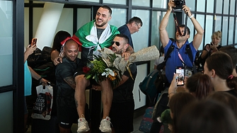 Олимпийският ни шампион Карлос Насар се прибра в България с полет от