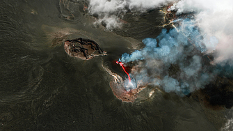 Вулканът Етна изригна мощно след четиригодишен покой Изхвъли мощни фонтани от