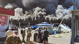 Русия бомбардира голям супермаркет в Константиновка град в Донецка област