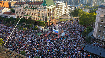 Сръбската полиция разпръсна граждани които окупираха снощи две жп гари