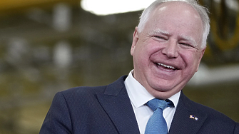 Губернаторът на Минесота Тим Уолз и сенаторът от Охайо Джей