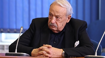 На 81 години почина Иван Гарелов Това съобщиха от болница Пирогов където