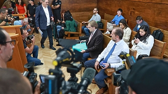 Върховният административен съд остави без разглеждане жалбите на Политическа партия Движение