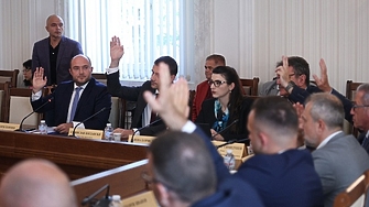 Парламентарната антикорупционна комисия отложи обсъждането на уволнението на Антон Славчев