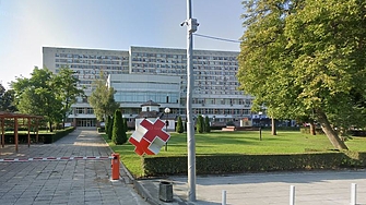 Изписаха от болница детето чиято майка скочи с него от 3 тия