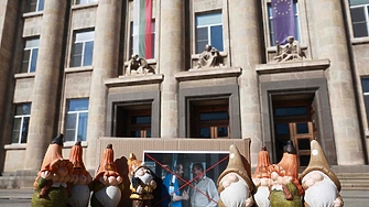 Макар и още неслучил се адвокати от различни градове в България