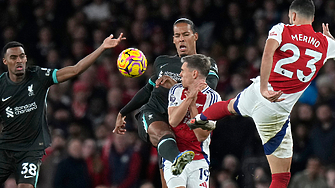 Арсенал направи равенство 2 2 срещу Ливърпул в дербито от деветия