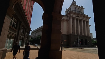 Централната избирателна комисия обяви в четвъртък вечер списъка с 240 те