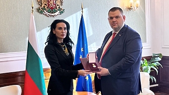 Лидерът на ДПС Ново начало Делян Пеевски е получил медал за особени