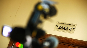 У нас големите неща понеже са в тъмното обвити