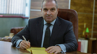 Новият транспортен министър Гроздан Караджов е приел оставките на шефовете на