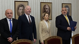 Европейските елити ще се кротнат в краката на господаря си и