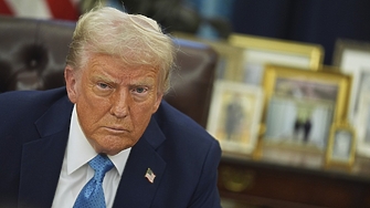 Часове след като президентът Доналд Тръмп подписа изпълнителни заповеди за налагане на