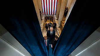 Светът през последните дни е зает да се чуди какво